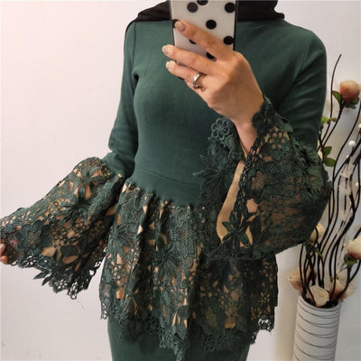 Blusa Elegante Talla Grande con Encaje y Mangas Acampanadas para Mujer - Image 9