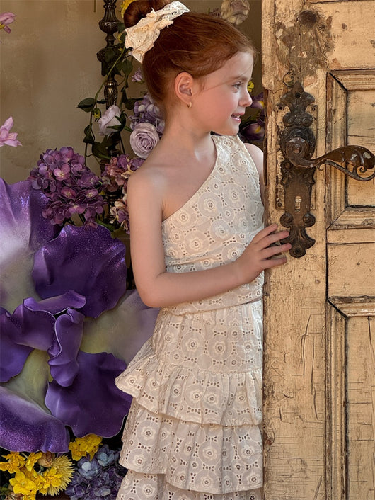 Vestido Pastel con Hombreras Oblicuas y Bordados de Verano - Image 15