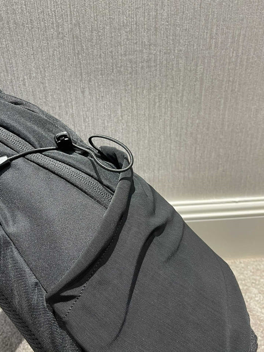 Mochila de Montaña y Senderismo Portátil para Viajes y Commute - Image 11