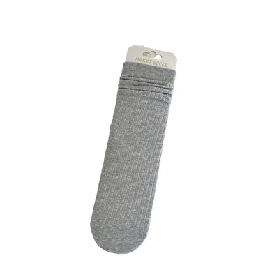 Calcetines Blancos para Mujer con Rayas Hundidas y Diseño Acanalado - Image 5