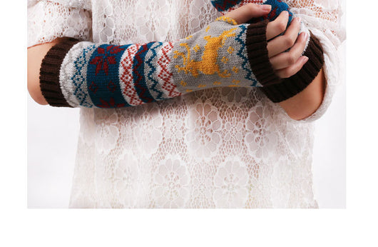 Guantes Navideños de Lana Tejida con Diseño Infantil - Cálidos y Acogedores - Image 9