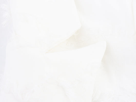 Abrigo de Mujer con Textura de Borlas Elegante - Image 8