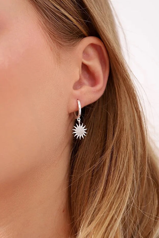 Aretes de Plata con Circonita Blanca Diseño Sol