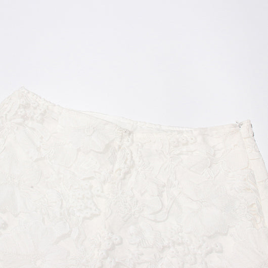 Conjunto Elegante: Blusa Bordada Transparente con Pantalón Talle Alto - Image 7
