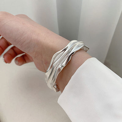 Pulsera de Plata Esterlina S925 con Textura Irregular y Cierre Ancho para Mujer - Image 3