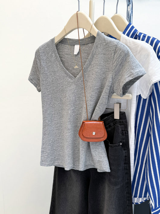 Blusa Clásica Americana Cuello V Ajustada Manga Corta - Image 10