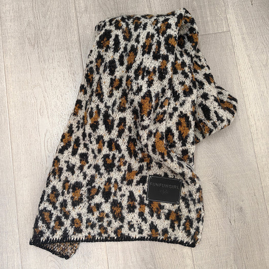Pañuelo Triangular Estampado Leopardo - Abrigo Versátil para Primavera y Otoño - Image 9