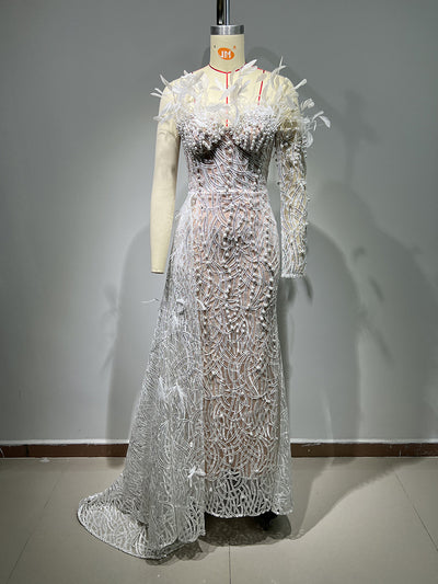 Vestido de Fiesta Elegante con Lentejuelas, Cuentas y Plumas - Image 8