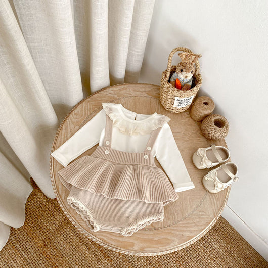Conjunto de Dos Piezas para Bebé Niña - Cardigan Bicolor con Falda Pantalón Suspensores - Image 12