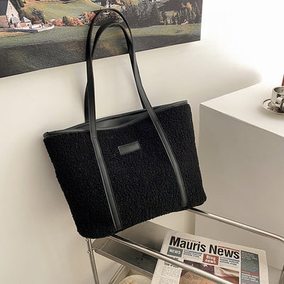 Bolso de Mujer Grande en Lana de Cordero con Textura Premium - Image 8