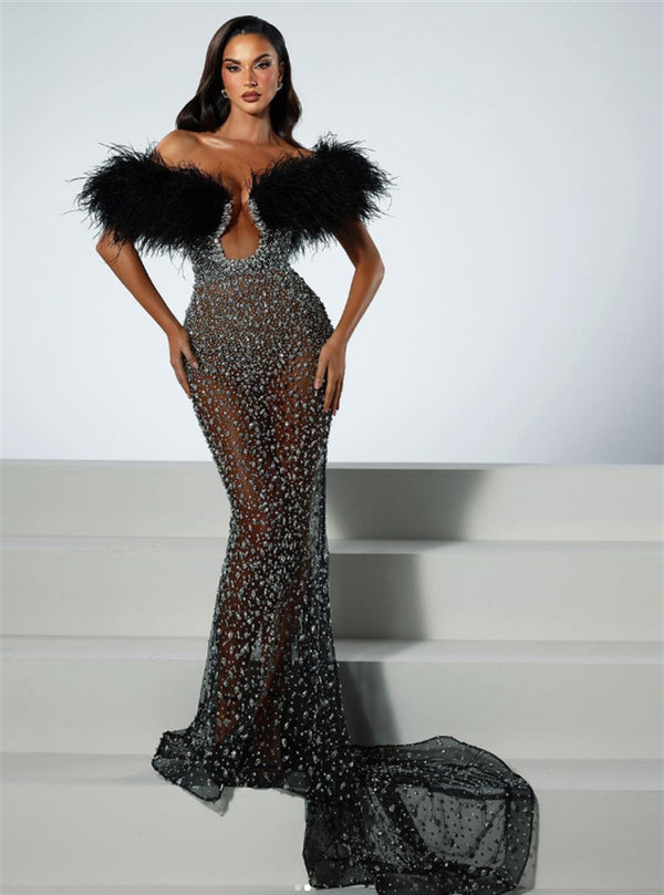 Vestido Tubo Elegante con Plumas, Pedrería y Lentejuelas Escote V - Image 6