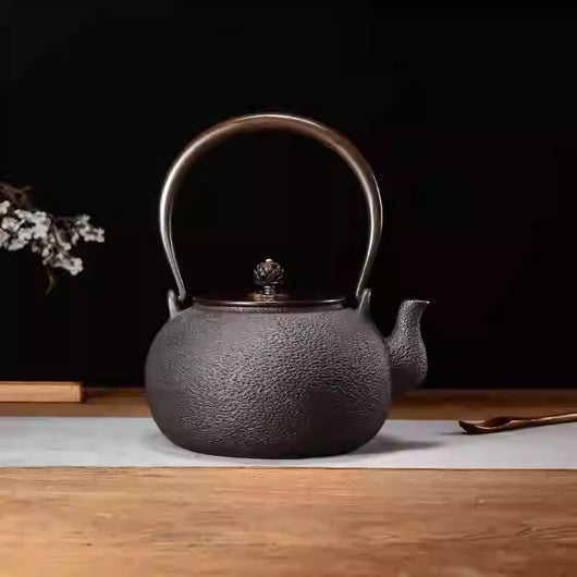 Tetera de Hierro Fundido Artesanal con Técnica de Colada Perdida