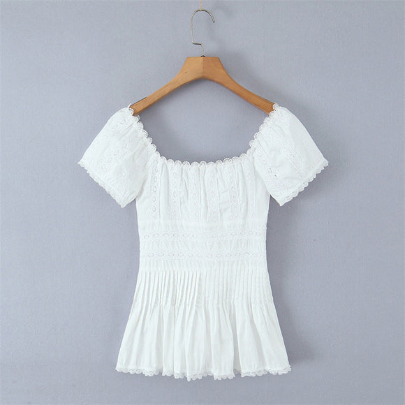 Blusa Elegante de Encaje Francés Confeccionada a Mano con Pliegues y Parches