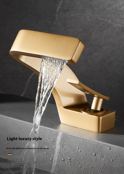 Grifo de Lujo Dorado con Cascada para Lavamanos - Agua Fría y Caliente - Image 30