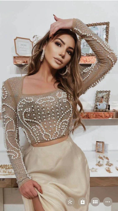 Conjunto Dos Piezas: Blusa Manga Larga con Tachuelas y Falda Midi - Image 4