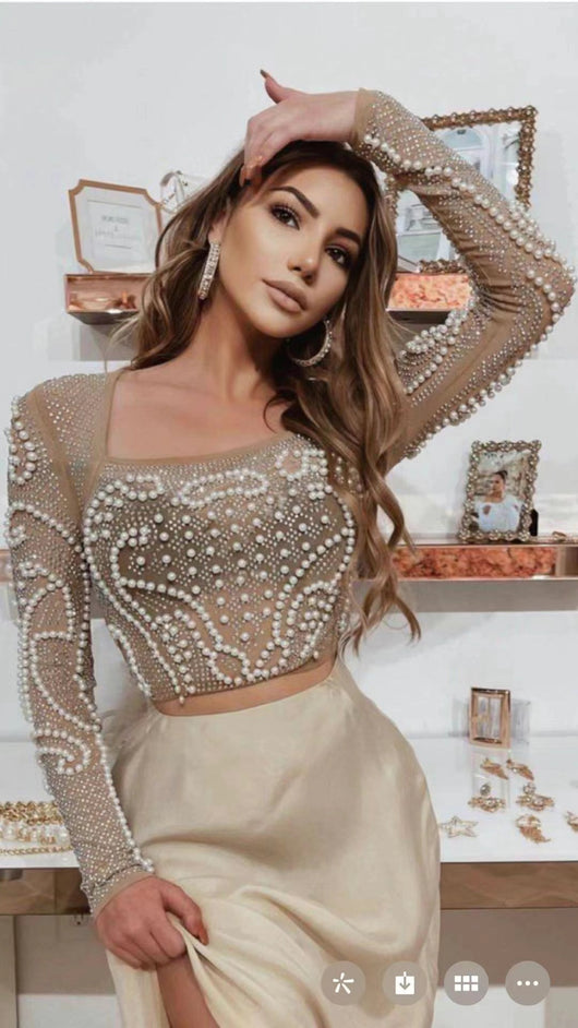 Conjunto Dos Piezas: Blusa Manga Larga con Tachuelas y Falda Midi - Image 4