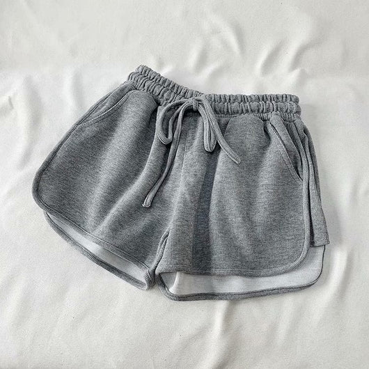 Shorts Deportivos de Pierna Ancha con Ajuste Versátil - Image 5