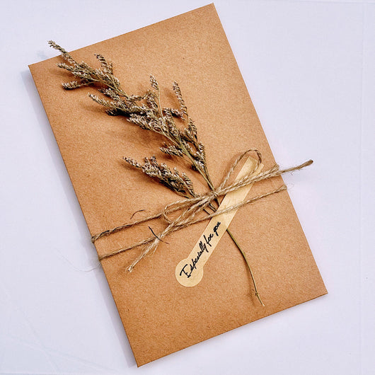 Tarjeta de Agradecimiento con Flores Secas y Cielo Estrellado - Image 23