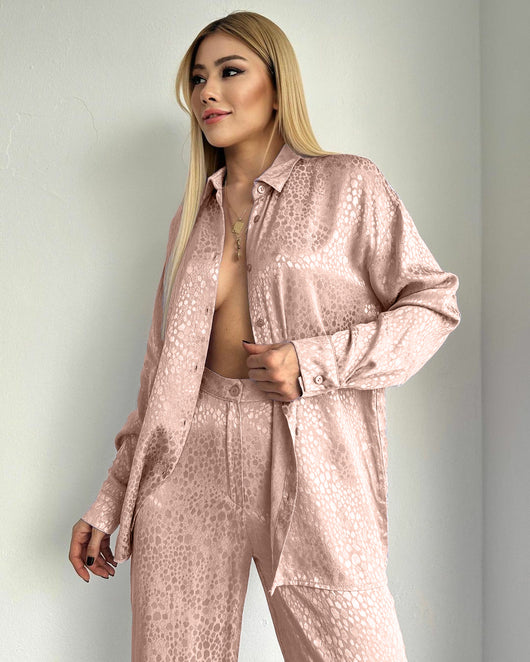 Conjunto de Dos Piezas Mujer con Camisa Estampado Leopardo y Pantalón - Image 35