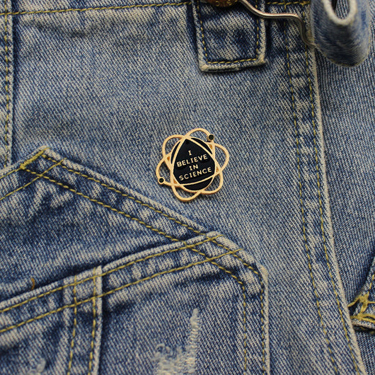 Broche Insignia Infantil Universo y Planetas para Chaqueta - Image 5
