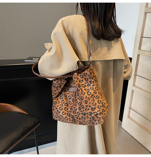 Bolsa Grande de Lona con Estampado de Leopardo para Hombro - Image 22
