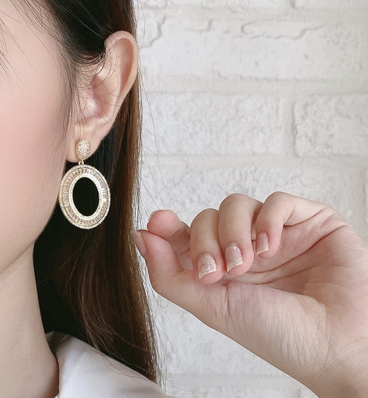 Aretes Redondos de Moda con Piedras de Cristal Incrustadas - Image 3