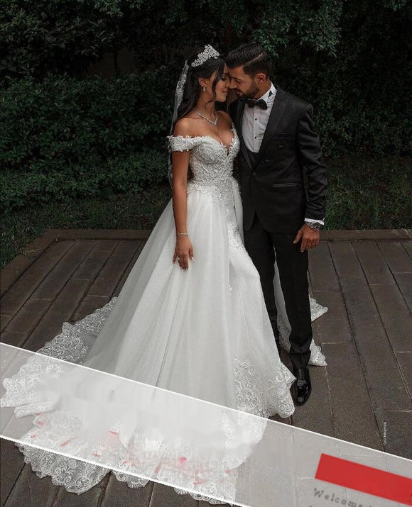Vestido de Novia con Encaje Desmontable