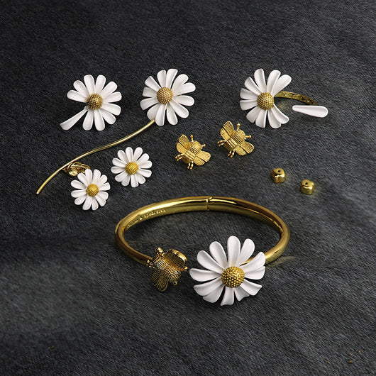Aretes de Margarita Delicados - Conjunto de Joyería Floral - Image 17
