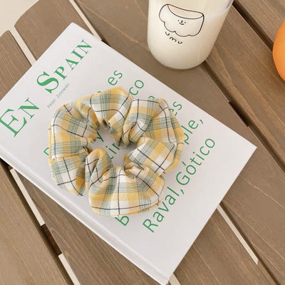 Cuerda para la Cabeza con Diseño Floral Calado - Image 7