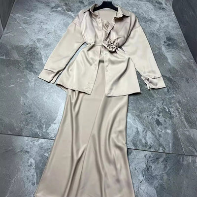 Conjunto de Falda con Tirantes de Encaje y Blusa Satinada - Image 4