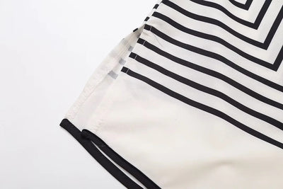 Blusa Rayada con Escote Redondo y Aberturas Laterales para Mujer - Image 9