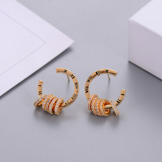 Aretes Personalizados con Números Romanos y Circonita - Elegancia Minimalista