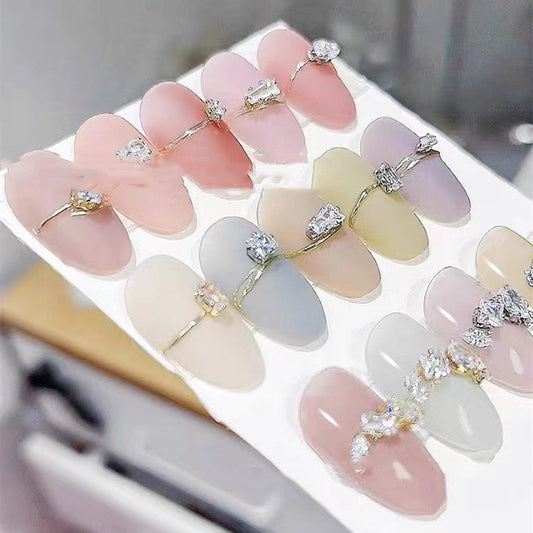 Joya para Uñas con Zirconia Gota Cuadrada - Image 2
