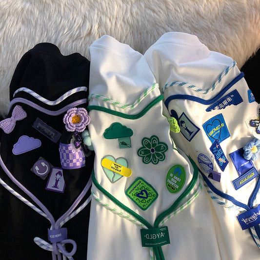 Playera Femenina Manga Corta con Diseño de Corazón