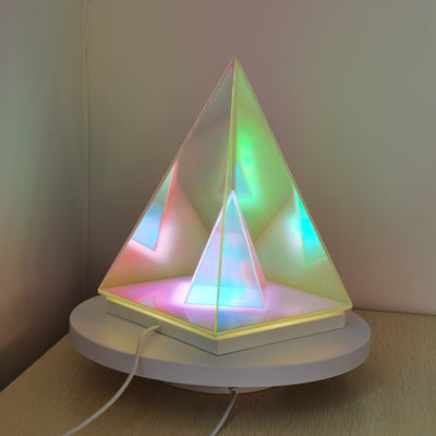 Lámpara de Mesa Pirámide - Luz Nocturna Creativa para Dormitorio y Sala - Image 8
