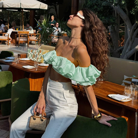 Blusa Halter Elegante con Encaje y Abertura Frontal - Image 11