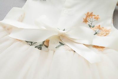 Vestido Infantil de Algodón con Bordado y Tirantes - Image 10