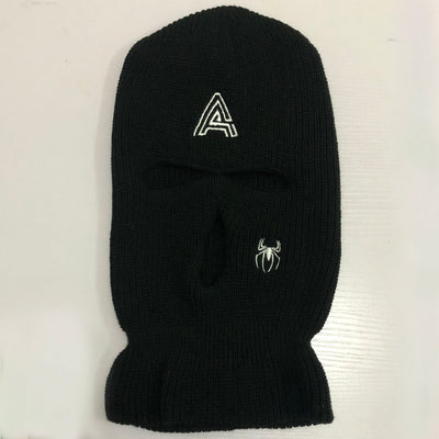 Gorro Tejido Cálido con Bordado de Araña y Tres Agujeros - Image 11