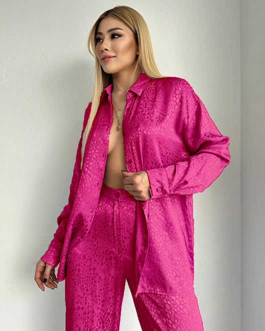 Conjunto de Dos Piezas Mujer con Camisa Estampado Leopardo y Pantalón - Image 33