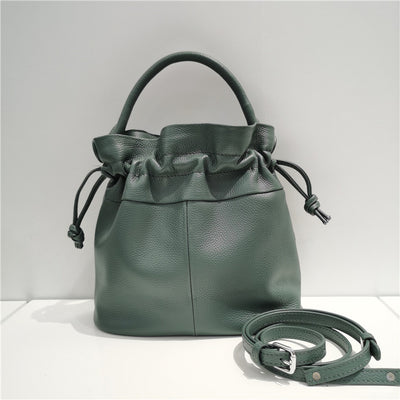 Bolso Bucket de Cuero para Mujer - Elegancia y Versatilidad - Image 4