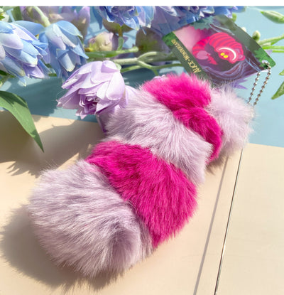 Peluche Gato Divertido Artesanal con Cola de Campana Sullivan