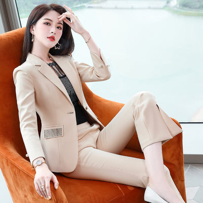 Traje Ejecutivo Femenino Ajustado Elegancia Profesional - Image 13