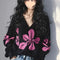 Blusa Estampada Floral Negra Ajustada y Favorecedora