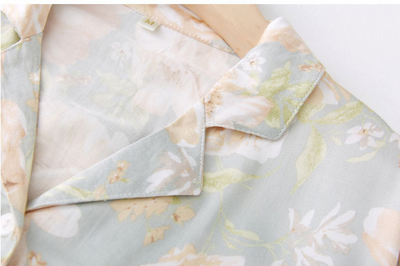 Conjunto de Satén Verde con Flores para Dama - Image 16