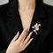 Broche Rosa con Circonita Engarzada