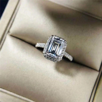 Anillo de Diamante Moissanita con Propuesta de Corte Esmeralda - Image 5