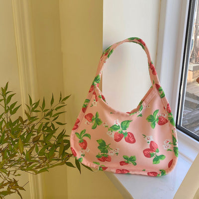 Bolsa Axilar de Diseño Francés con Estampado de Fresa - Image 5