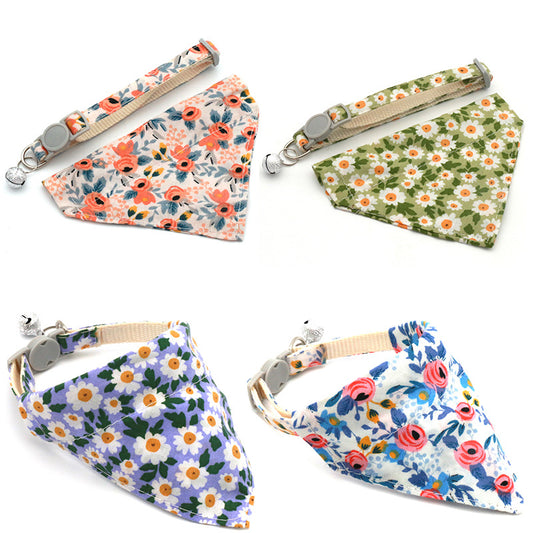 Pañoleta Triangular Floral para Mascotas Talla Pequeña