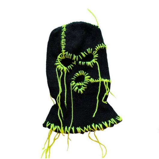 Gorro Tejido a Mano con Líneas de Colores Vibrantes - Image 10