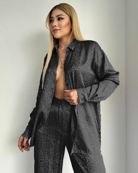 Conjunto de Dos Piezas Mujer con Camisa Estampado Leopardo y Pantalón - Image 19